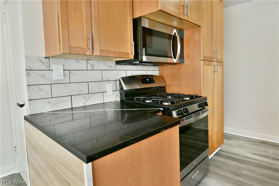 207 State Road NW Warren OH 44483