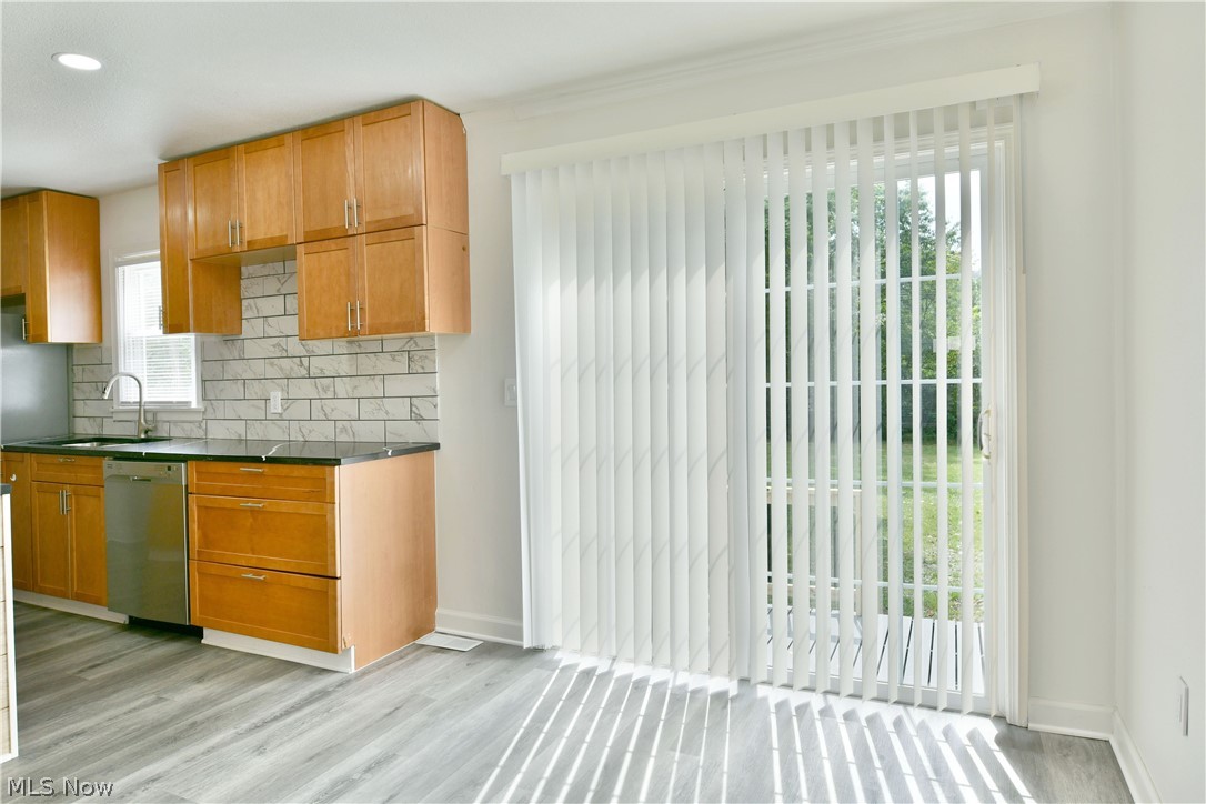 207 State Road NW Warren OH 44483