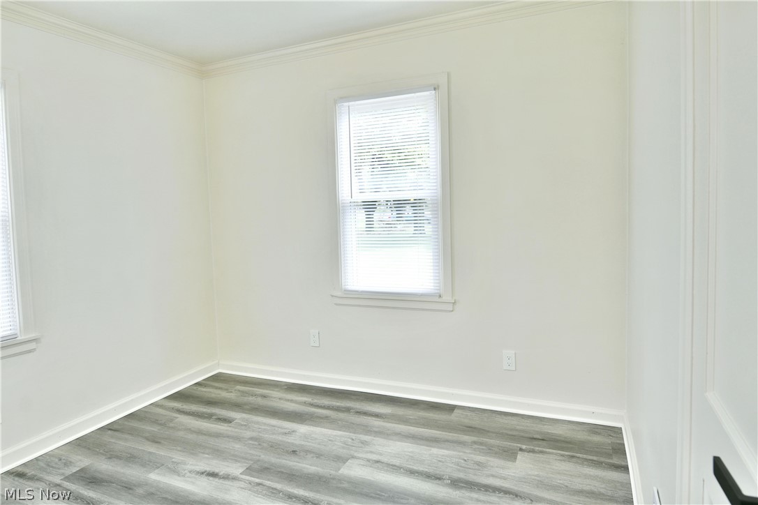 207 State Road NW Warren OH 44483