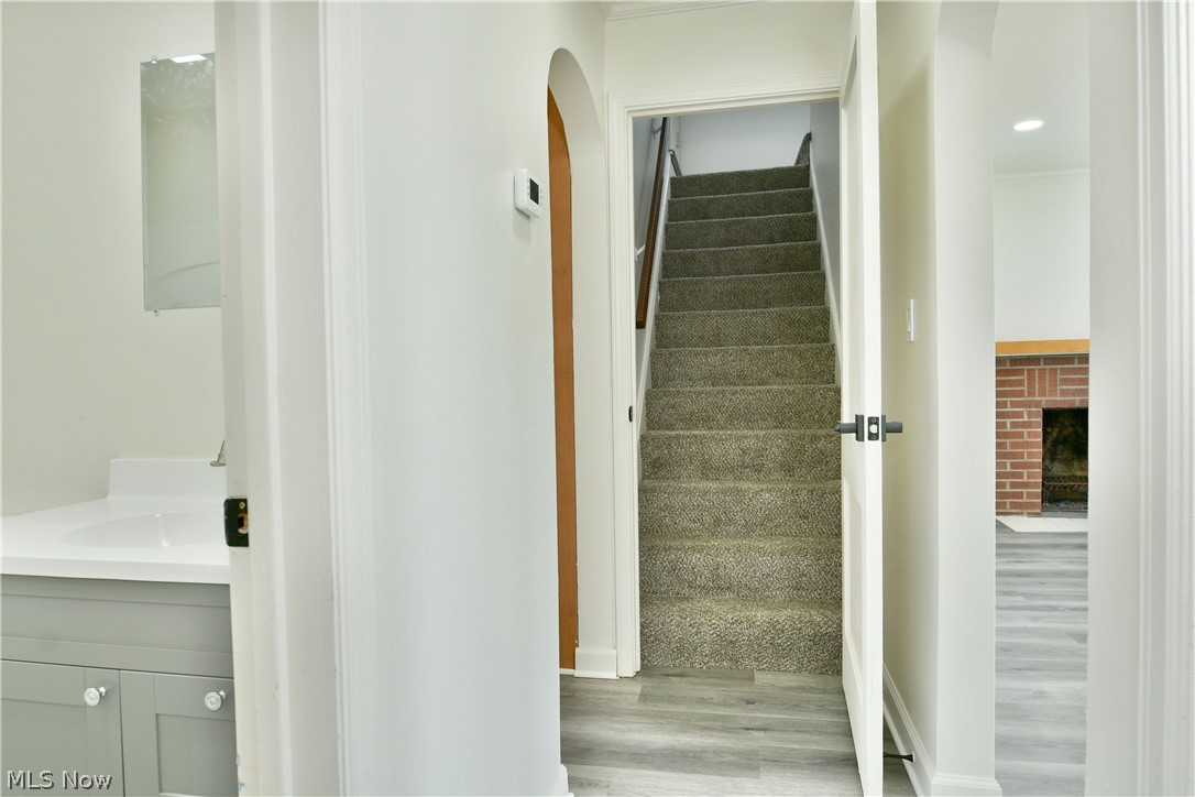 207 State Road NW Warren OH 44483