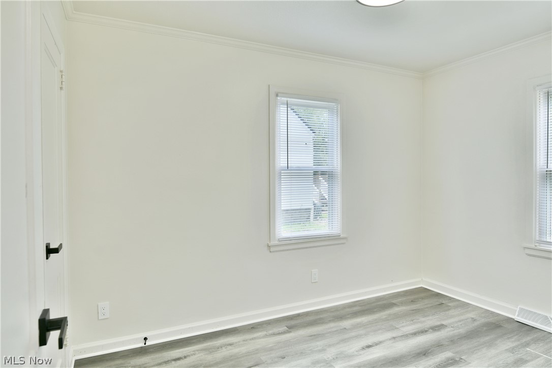 207 State Road NW Warren OH 44483