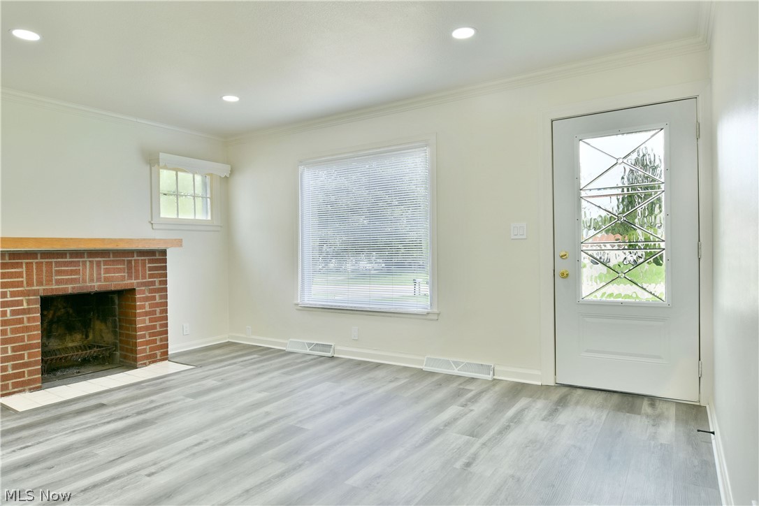 207 State Road NW Warren OH 44483