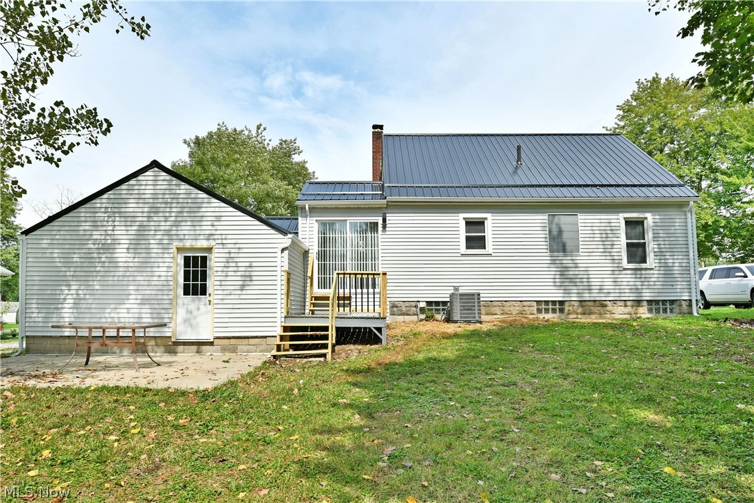 207 State Road NW Warren OH 44483