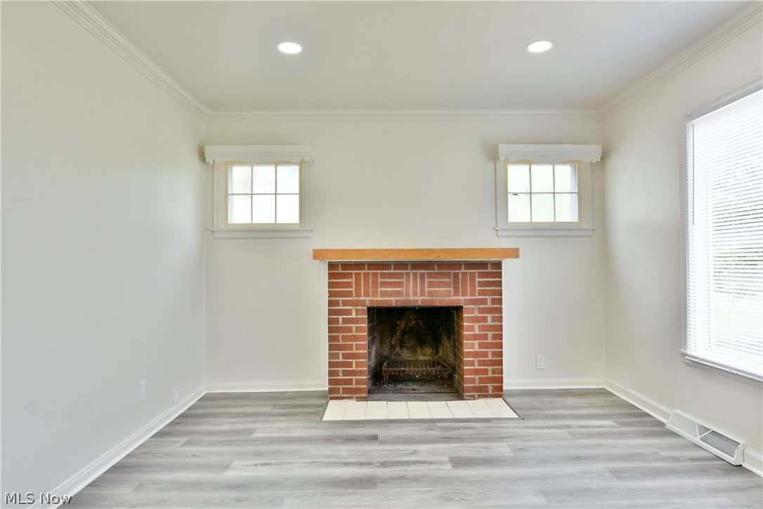 207 State Road NW Warren OH 44483