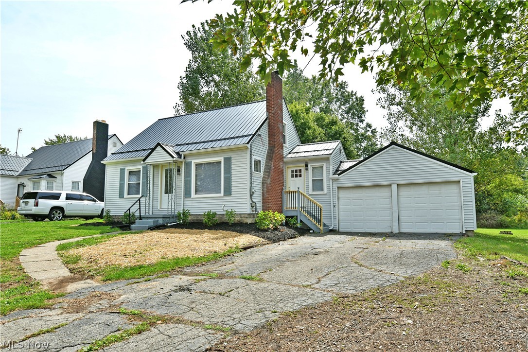 207 State Road NW Warren OH 44483