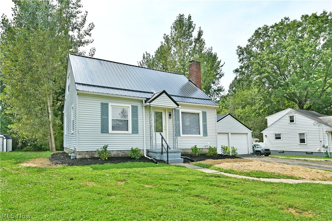 207 State Road NW Warren OH 44483