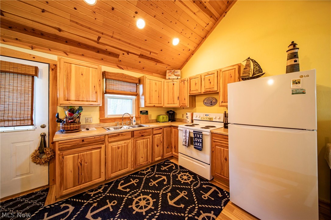 35 Billow Beach Ashtabula OH 44004