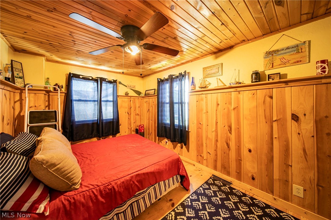 35 Billow Beach Ashtabula OH 44004