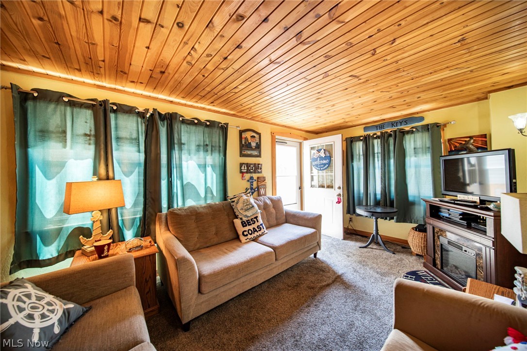 35 Billow Beach Ashtabula OH 44004