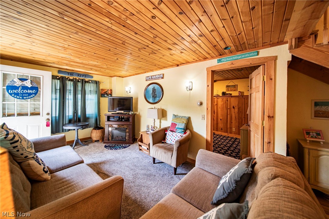 35 Billow Beach Ashtabula OH 44004