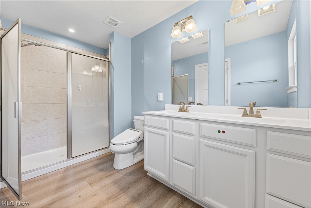 131 Pine Avenue Peninsula OH 44264