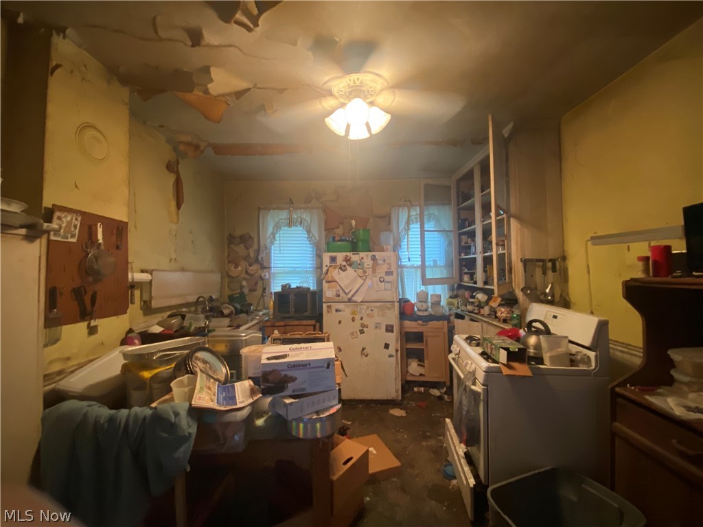 2069 W 95th Street Cleveland OH 44102