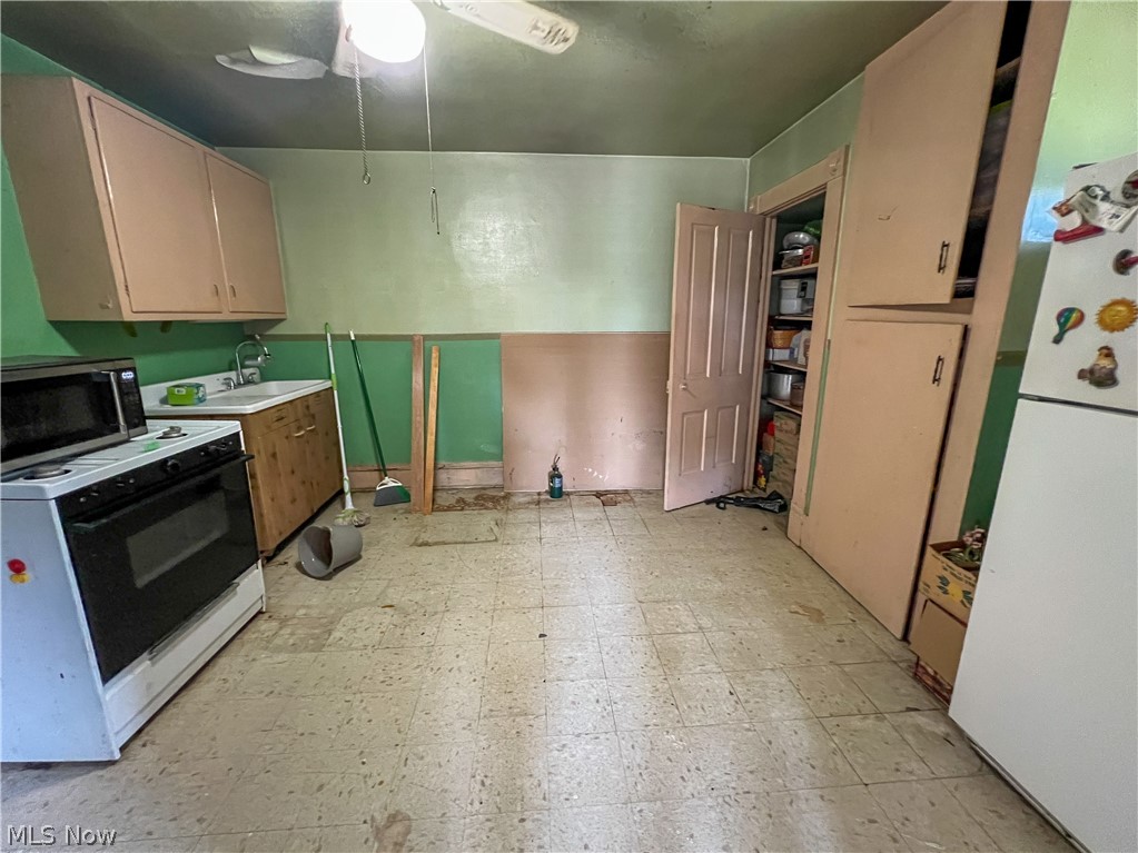 14614 E Liverpool Road East Liverpool OH 43920