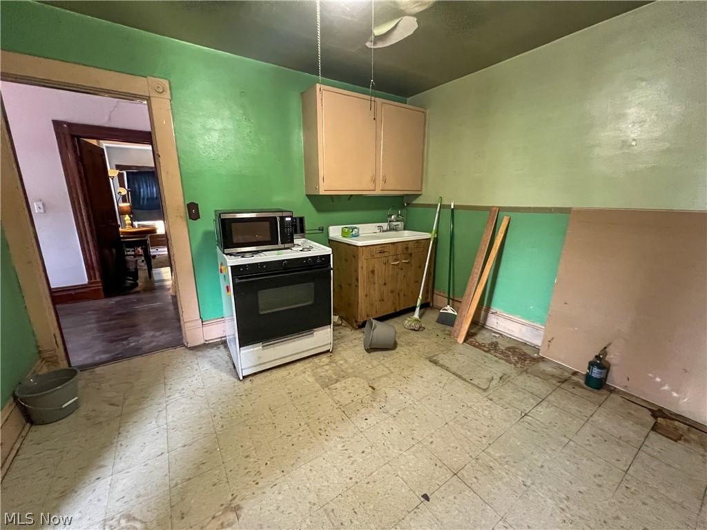 14614 E Liverpool Road East Liverpool OH 43920