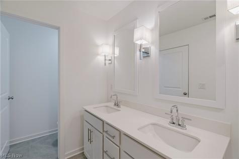 434 Douglas Street Akron OH 44307