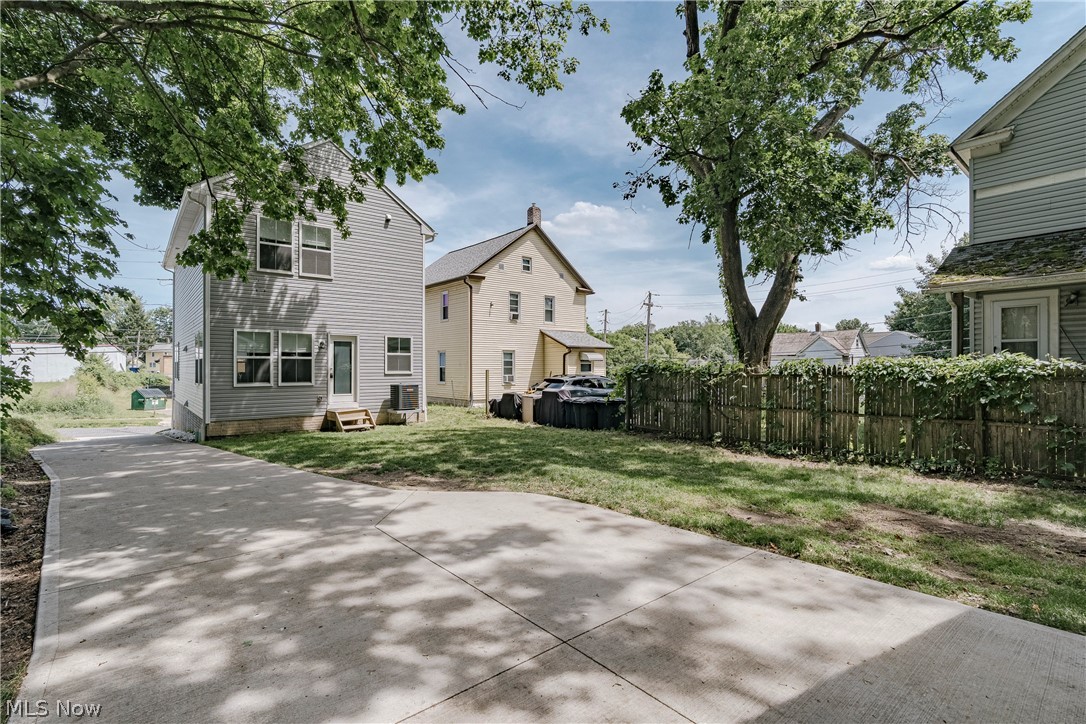 434 Douglas Street Akron OH 44307
