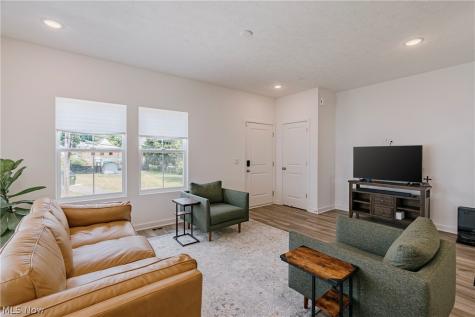 434 Douglas Street Akron OH 44307