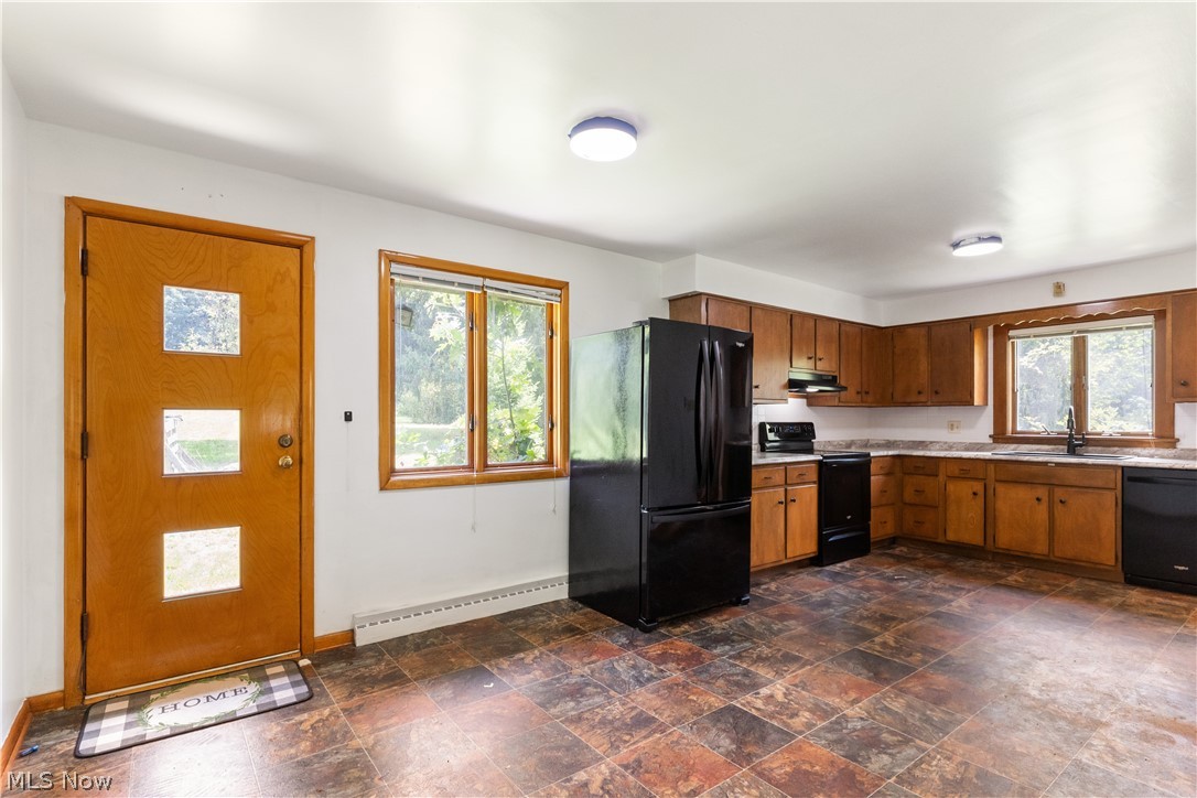 996 Sharon Hogue Road Brookfield OH 44438