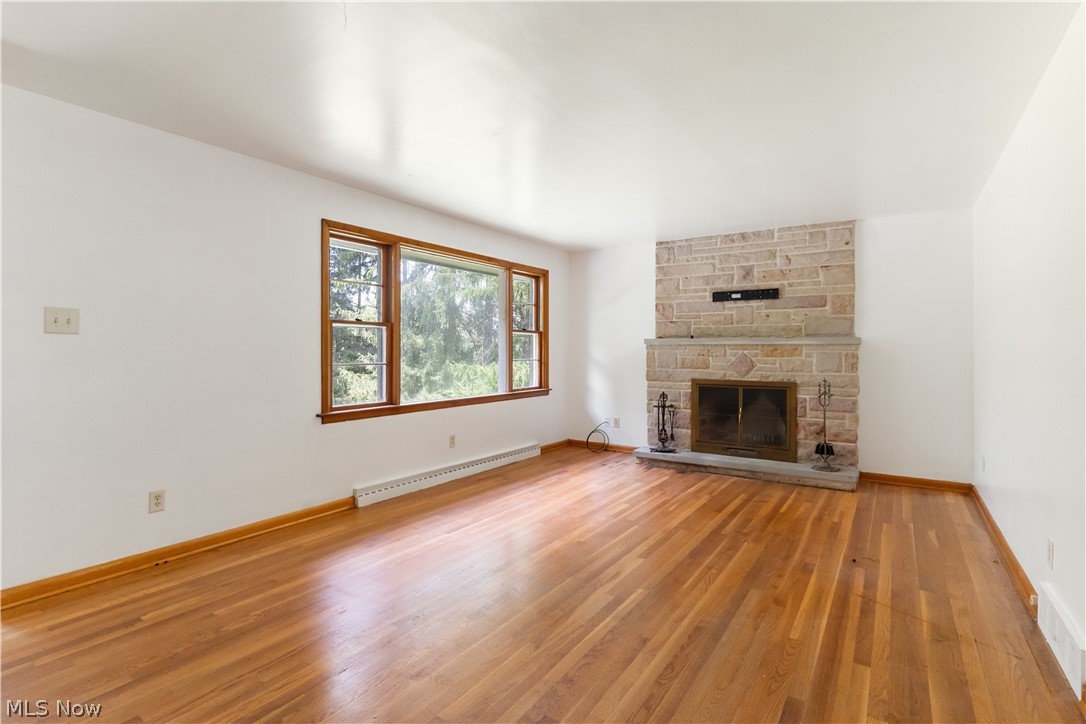 996 Sharon Hogue Road Brookfield OH 44438