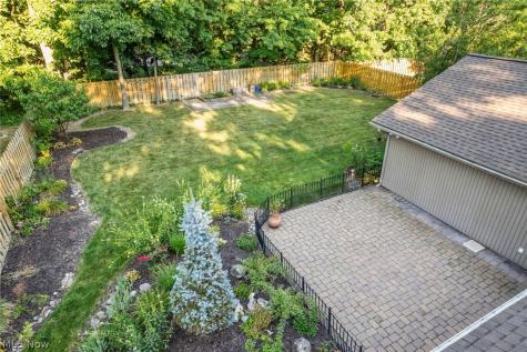 9249 Barton Drive Strongsville OH 44149