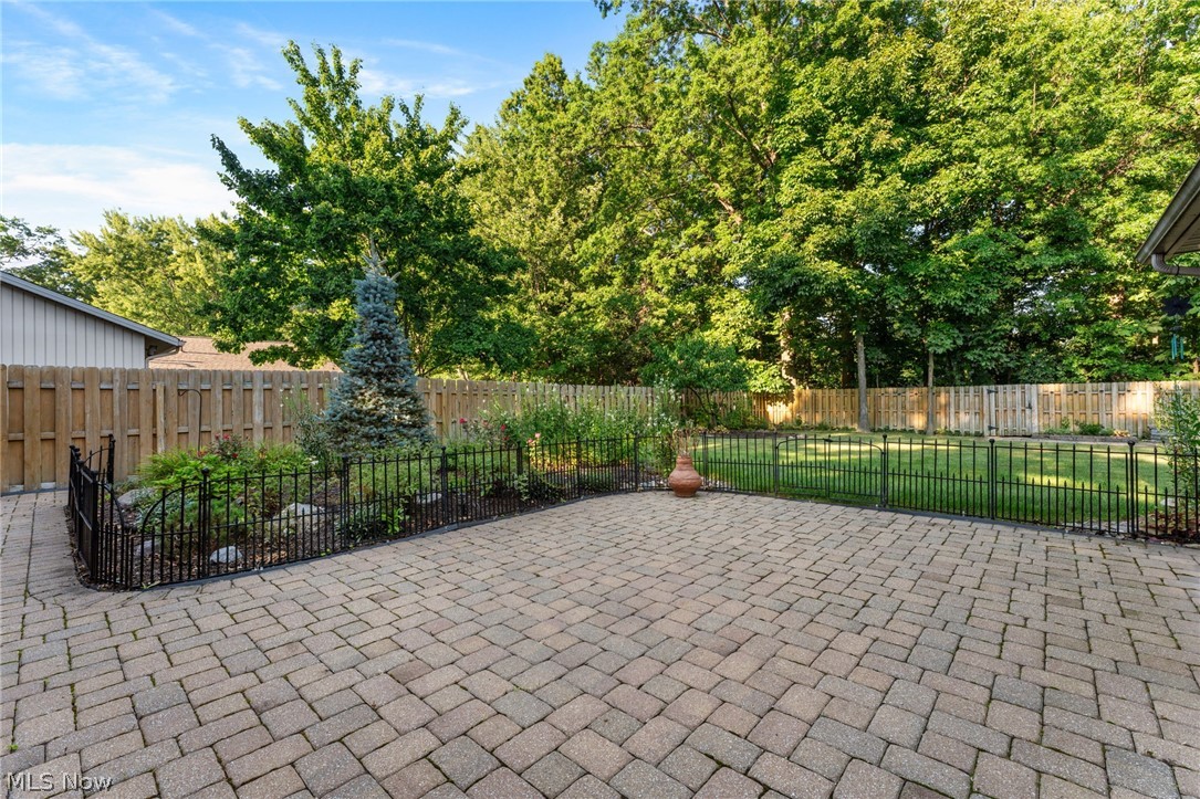 9249 Barton Drive Strongsville OH 44149