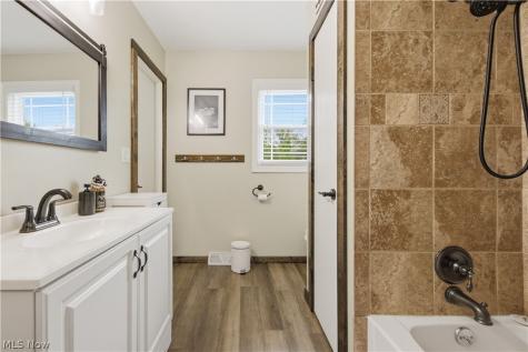 488 Woodlake Drive Medina OH 44256