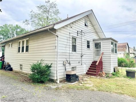 4405 Elmwood Road South Euclid OH 44121