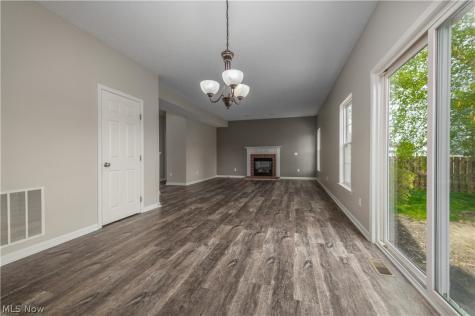 157 Stone Ridge Way Berea OH 44017