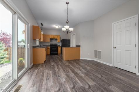157 Stone Ridge Way Berea OH 44017