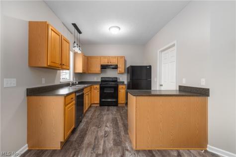 157 Stone Ridge Way Berea OH 44017
