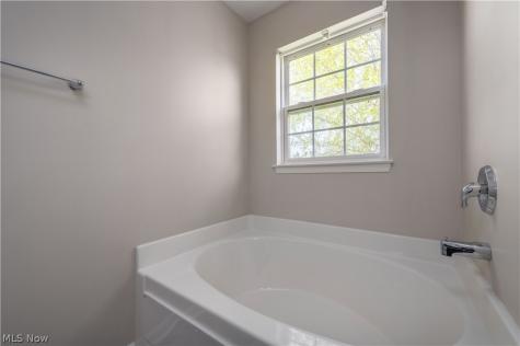 157 Stone Ridge Way Berea OH 44017