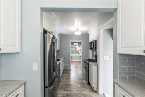 29 Davenport Avenue Akron OH 44312