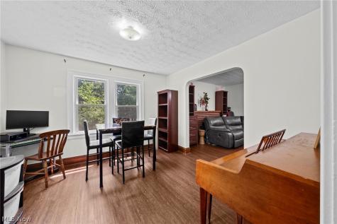 819 Keeney Street Akron OH 44310