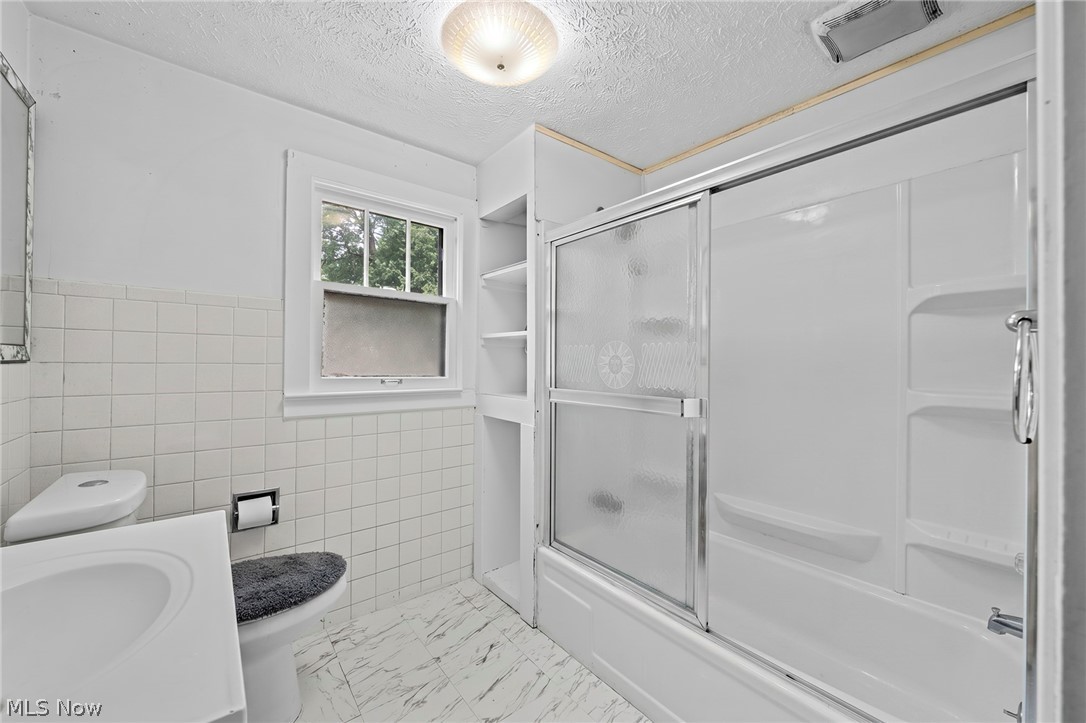 819 Keeney Street Akron OH 44310