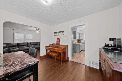 819 Keeney Street Akron OH 44310