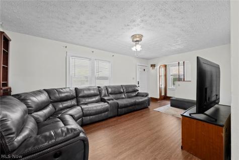 819 Keeney Street Akron OH 44310