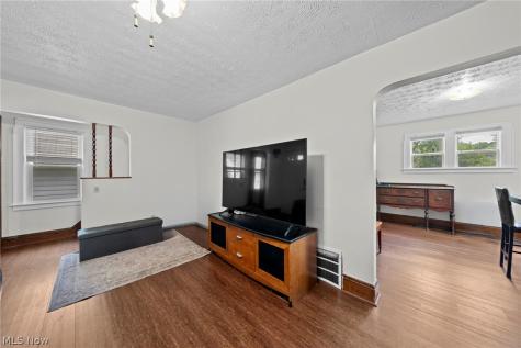 819 Keeney Street Akron OH 44310