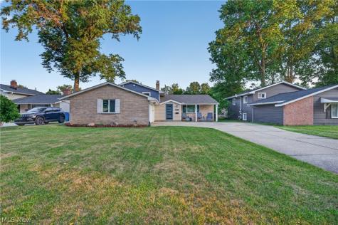 25077 Deerfield Drive North Olmsted OH 44070