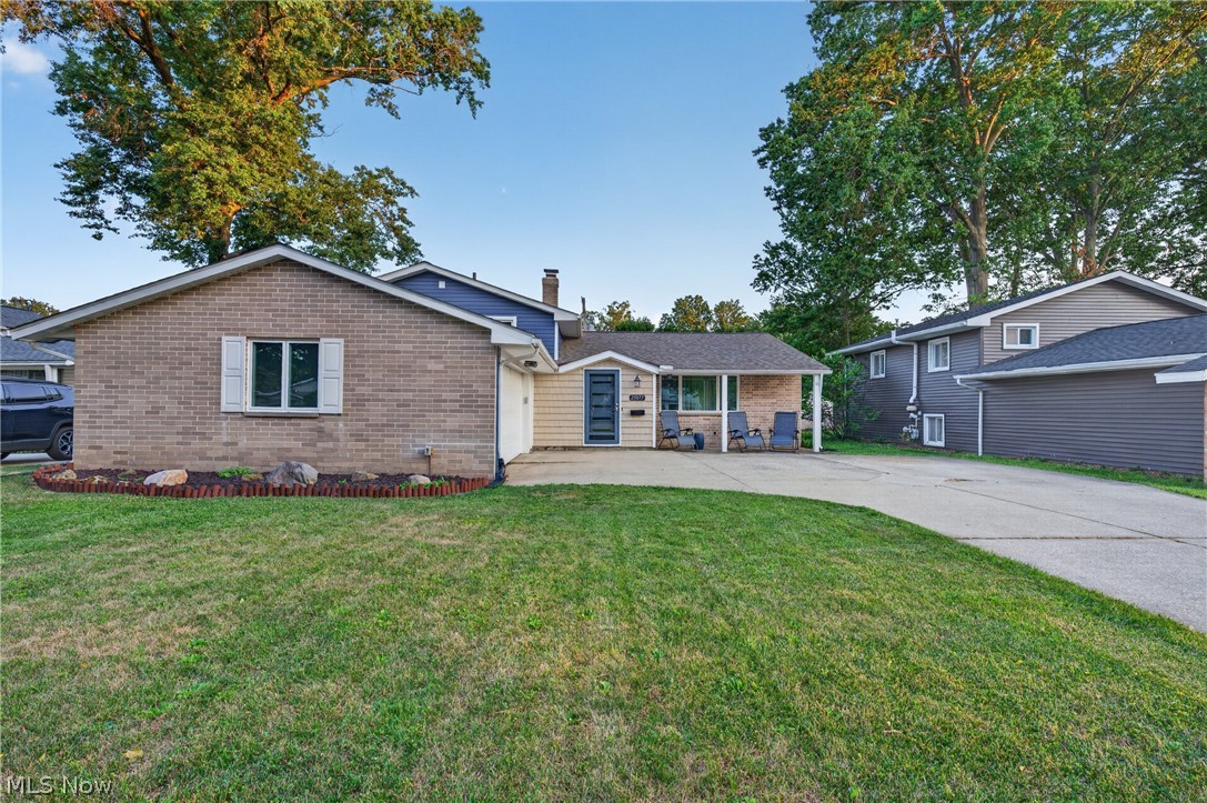 25077 Deerfield Drive North Olmsted OH 44070