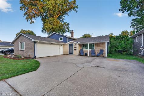25077 Deerfield Drive North Olmsted OH 44070