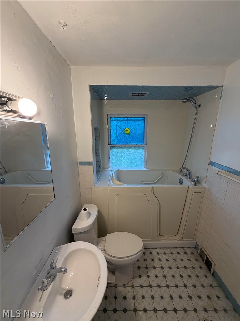 2048 Grafton Road Elyria OH 44035