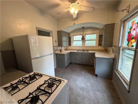 2048 Grafton Road Elyria OH 44035