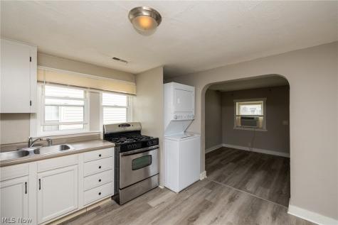 796 Lindsay Avenue Akron OH 44306
