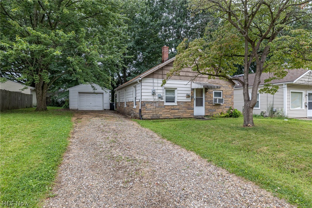 796 Lindsay Avenue Akron OH 44306