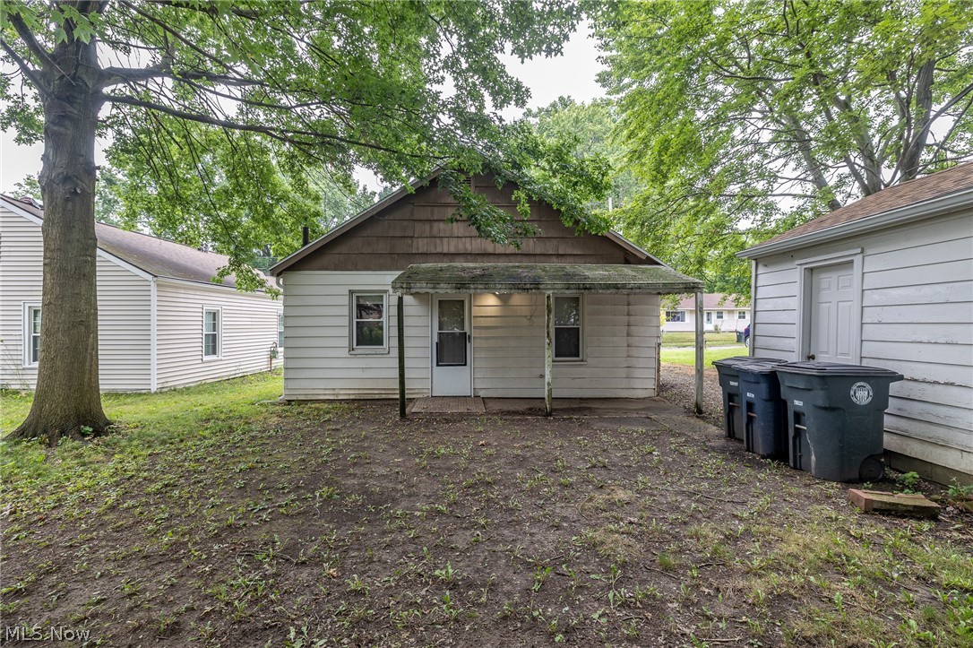 796 Lindsay Avenue Akron OH 44306