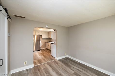 796 Lindsay Avenue Akron OH 44306
