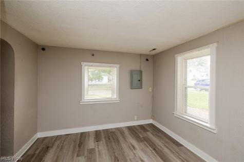 796 Lindsay Avenue Akron OH 44306