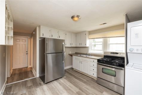 796 Lindsay Avenue Akron OH 44306