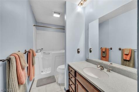 5931 Linder Circle NE Canton OH 44721