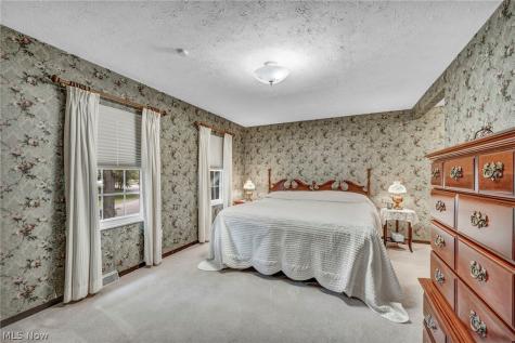 5931 Linder Circle NE Canton OH 44721